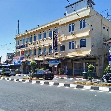 Oyo 90743 Hotel Ban Cheong Кангар Екстер'єр фото