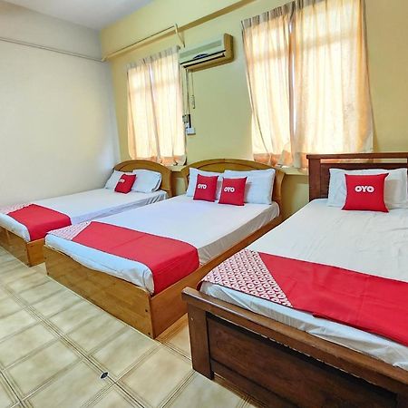 Oyo 90743 Hotel Ban Cheong Кангар Екстер'єр фото
