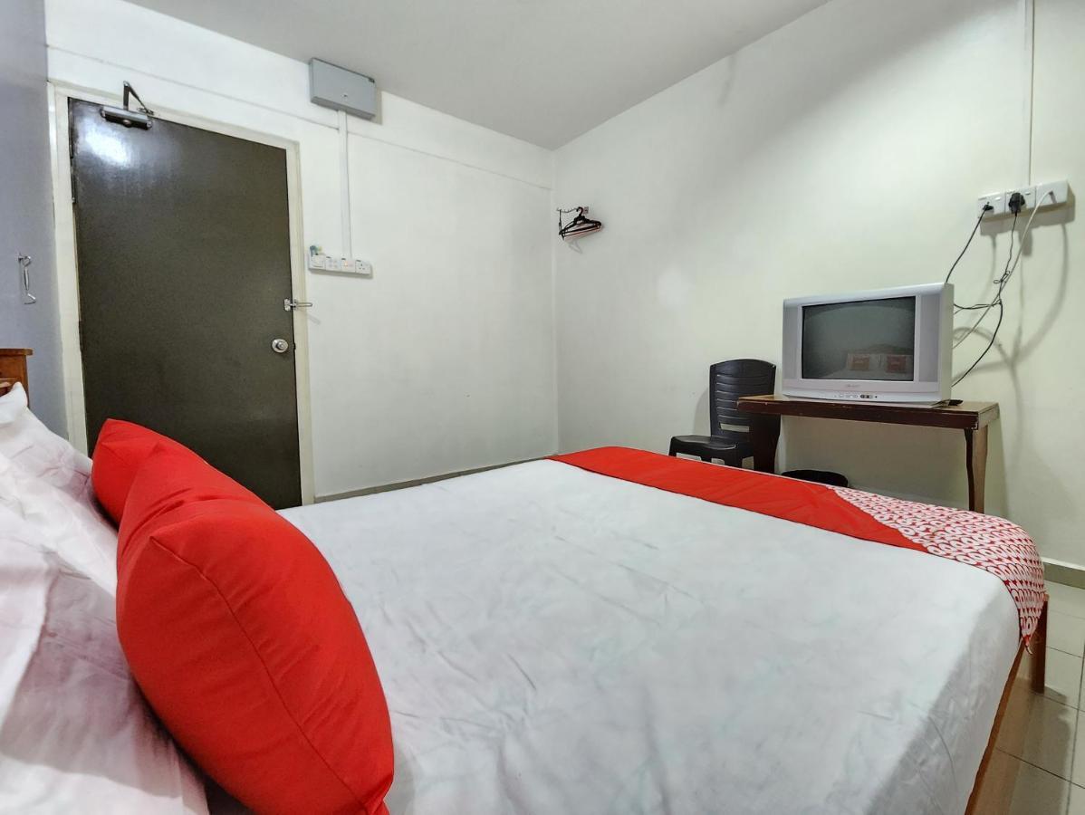 Oyo 90743 Hotel Ban Cheong Кангар Екстер'єр фото