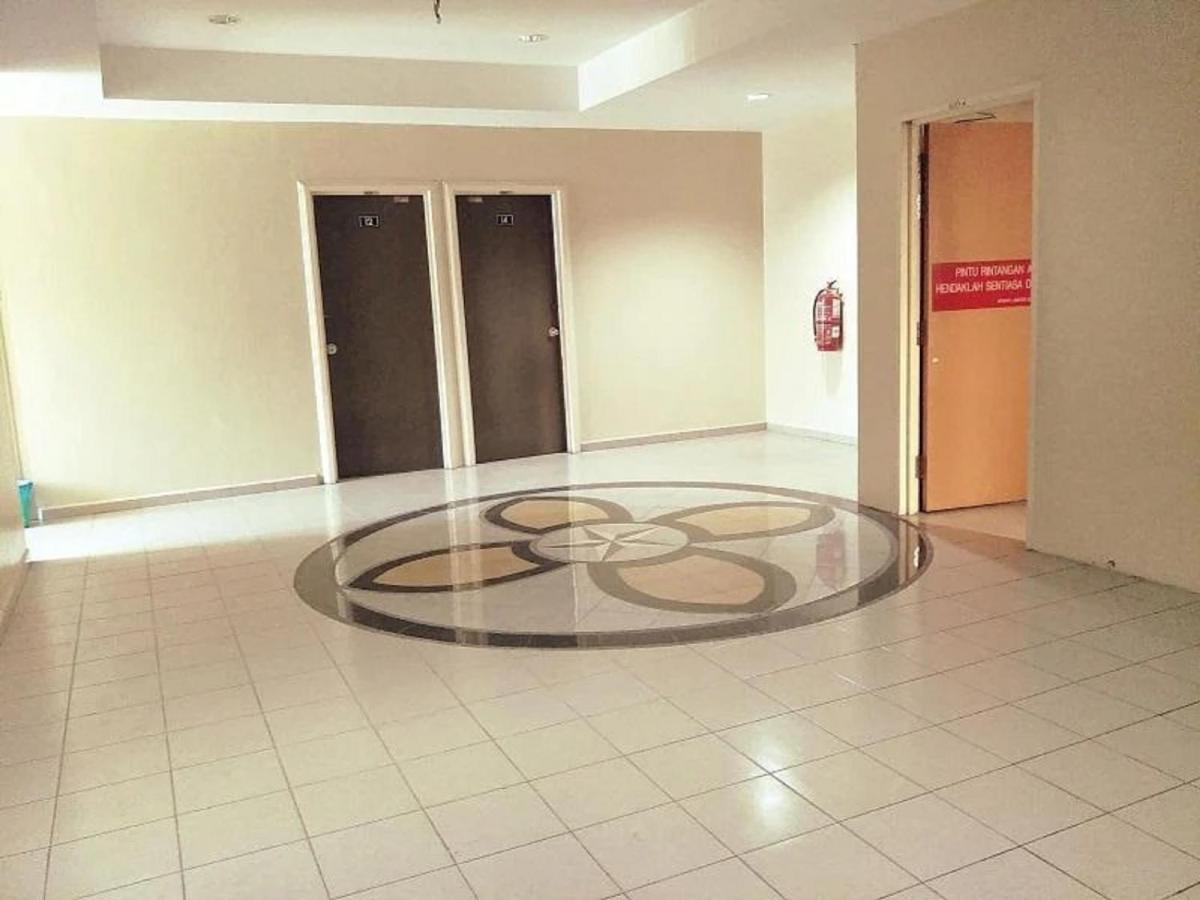 Oyo 90743 Hotel Ban Cheong Кангар Екстер'єр фото