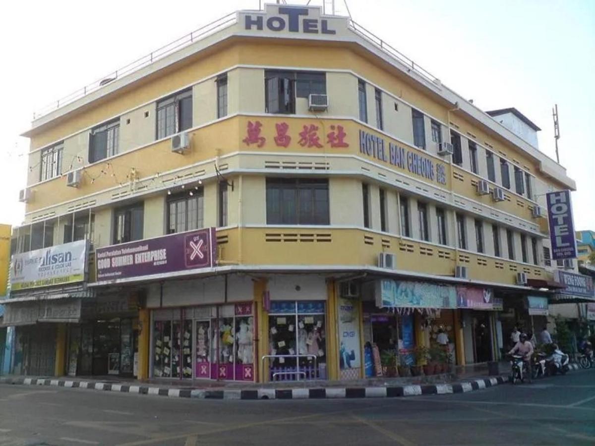 Oyo 90743 Hotel Ban Cheong Кангар Екстер'єр фото