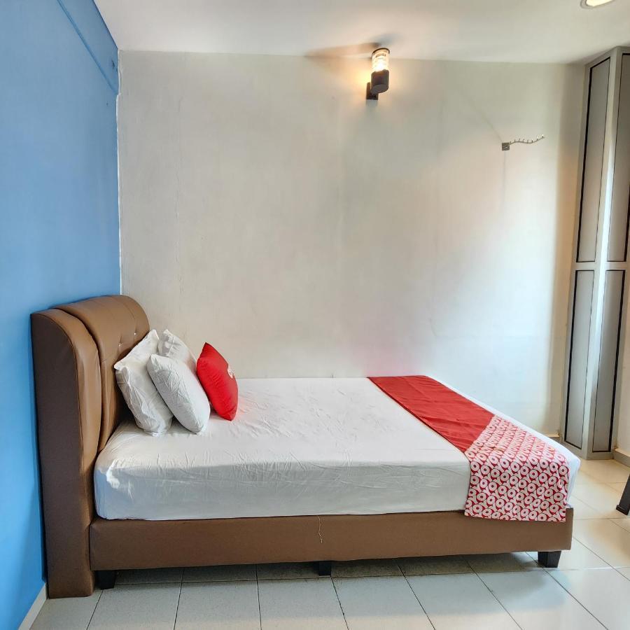 Oyo 90743 Hotel Ban Cheong Кангар Екстер'єр фото