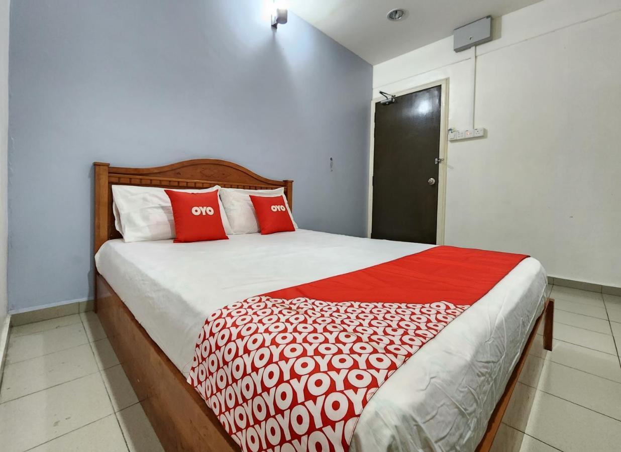 Oyo 90743 Hotel Ban Cheong Кангар Екстер'єр фото