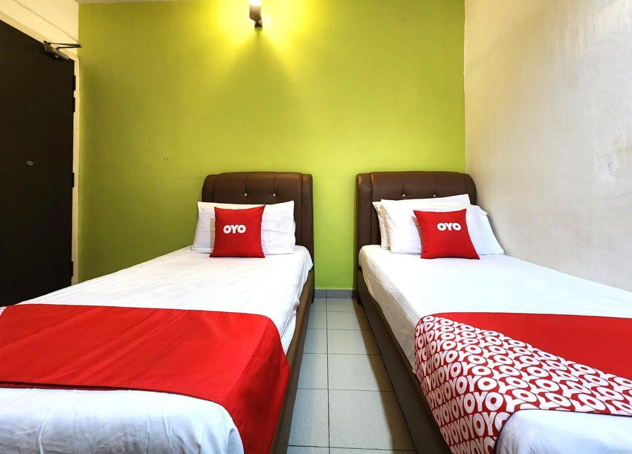 Oyo 90743 Hotel Ban Cheong Кангар Екстер'єр фото