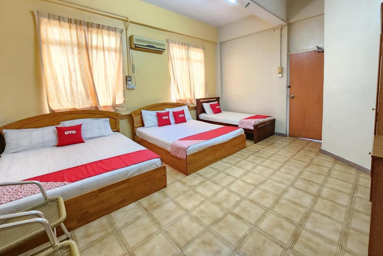 Oyo 90743 Hotel Ban Cheong Кангар Екстер'єр фото