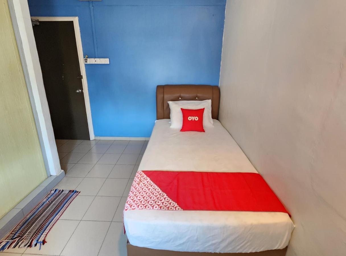 Oyo 90743 Hotel Ban Cheong Кангар Екстер'єр фото