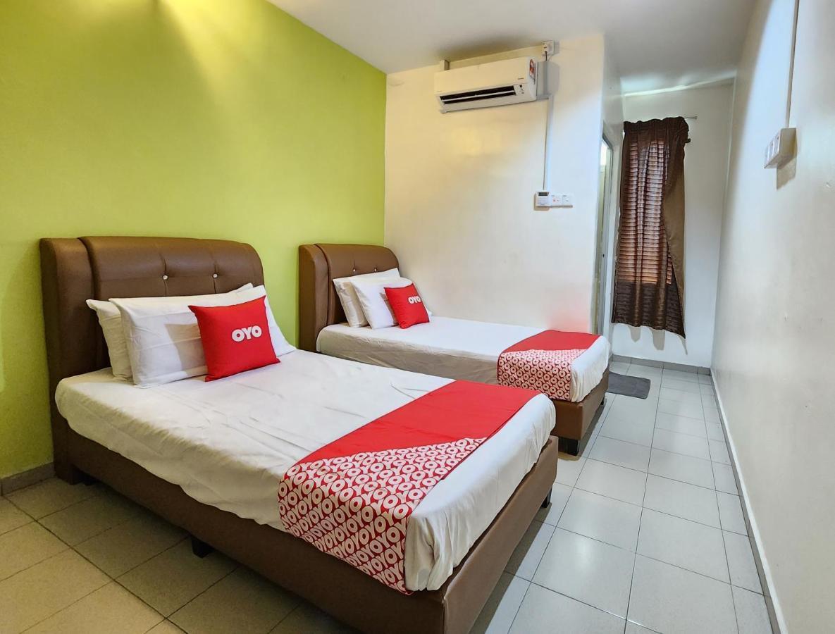 Oyo 90743 Hotel Ban Cheong Кангар Екстер'єр фото