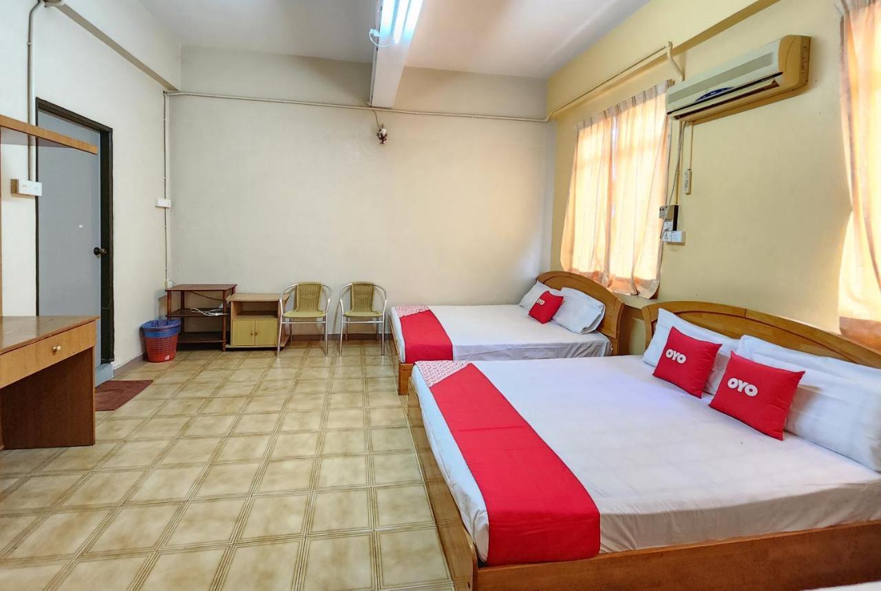 Oyo 90743 Hotel Ban Cheong Кангар Екстер'єр фото