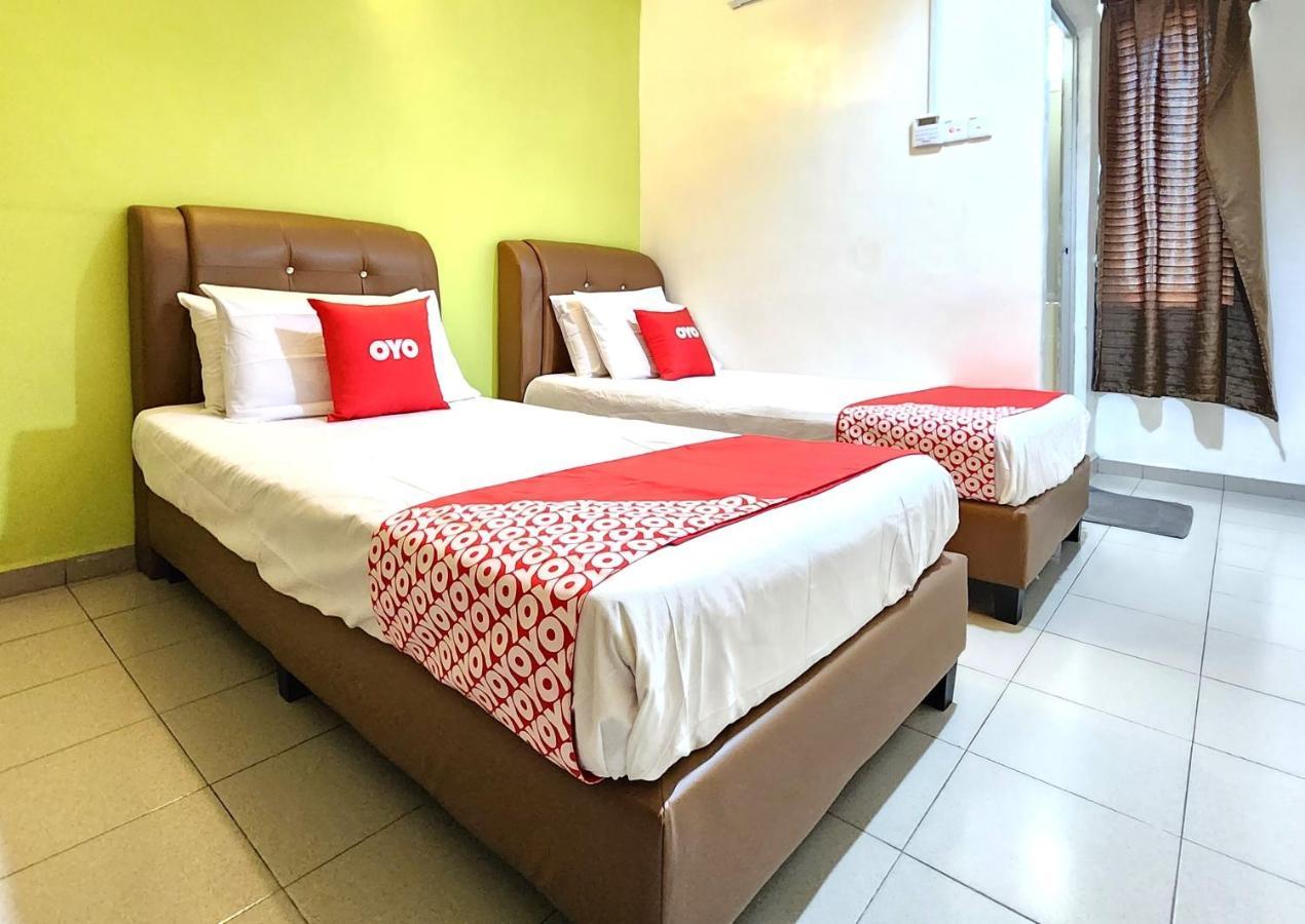 Oyo 90743 Hotel Ban Cheong Кангар Екстер'єр фото