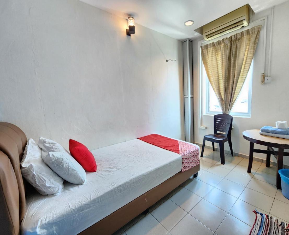 Oyo 90743 Hotel Ban Cheong Кангар Екстер'єр фото