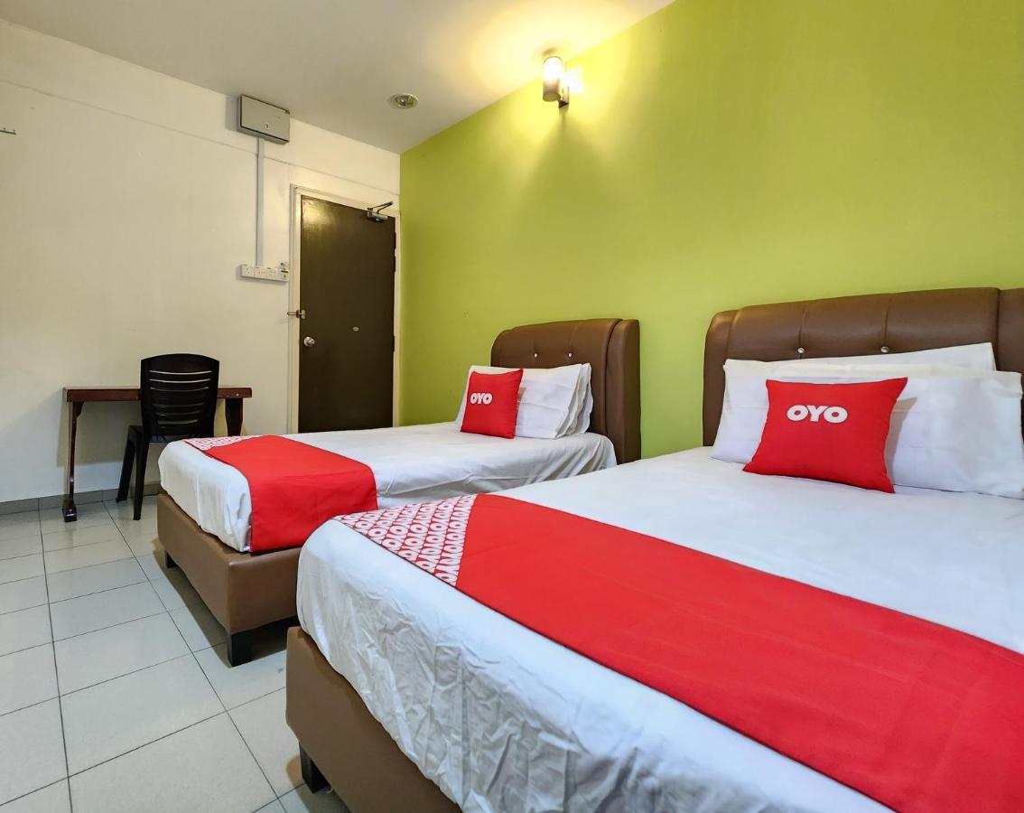 Oyo 90743 Hotel Ban Cheong Кангар Екстер'єр фото